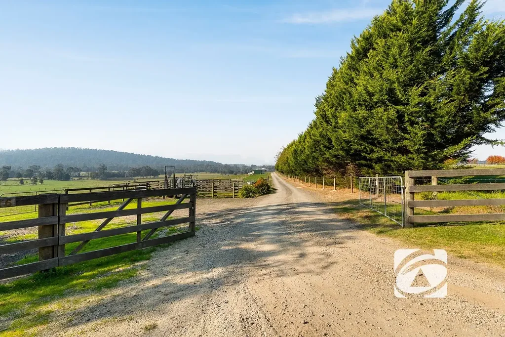 Tonimbuk 2Habitaciones The Ultimate Lifestyle Property with Views, Privacy & Potential