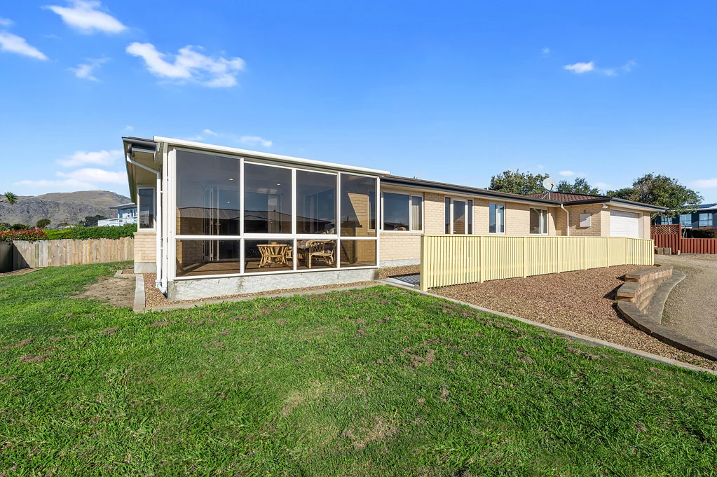 Diamond Harbour 4 Bedroom A rare opportunity