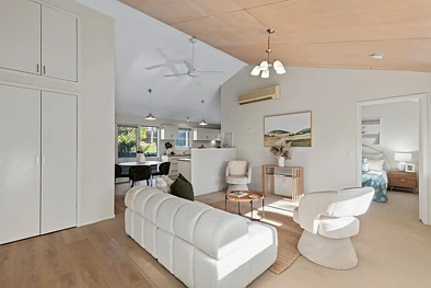 Torquay 3 Bedroom Old Torquay with Reserve Backdrop
