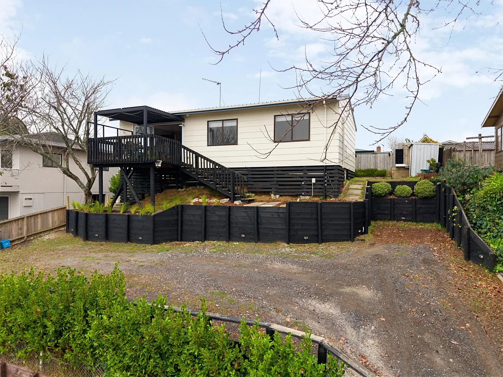 Glenview 3 Bedroom Private, Peaceful & Packed With Charm