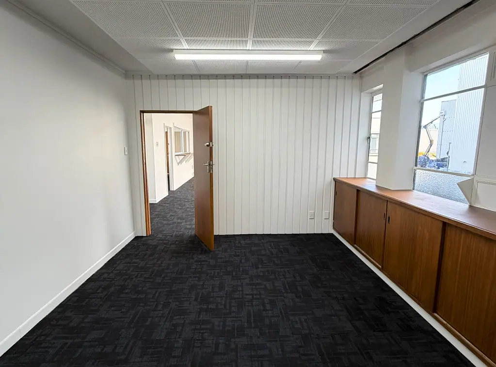 Penrose Affordable Office with Carparks | 100m2 | Penrose