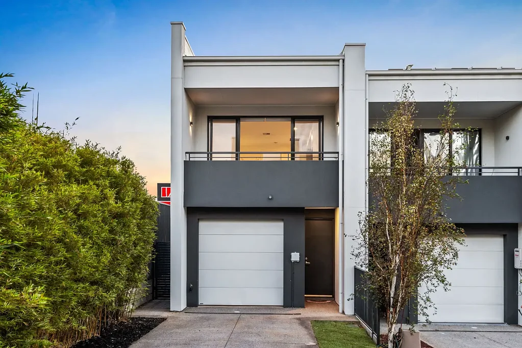 Modern Two-Bedroom Townhouse in a Convenient Marden Location