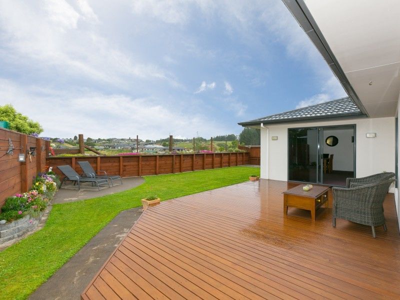 17 Winstone Place, Highlands Park, New Plymouth, 4 Kuwarto, 2 Banyo