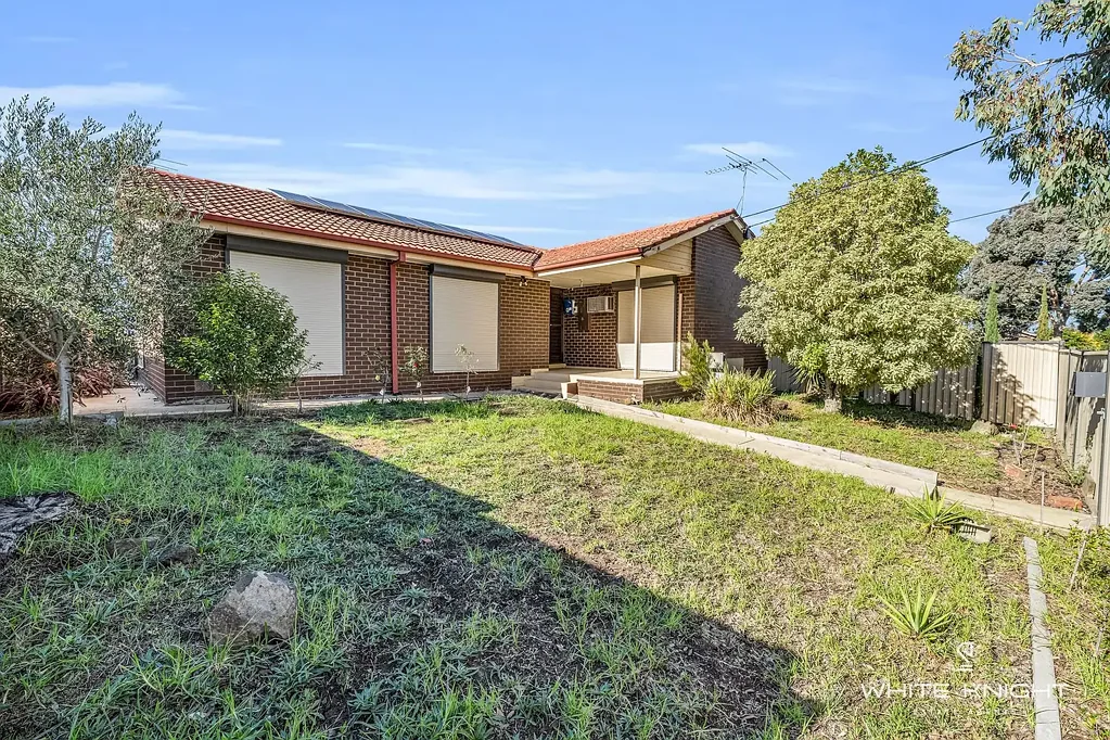 Charming Home in Prime Sunshine West Location