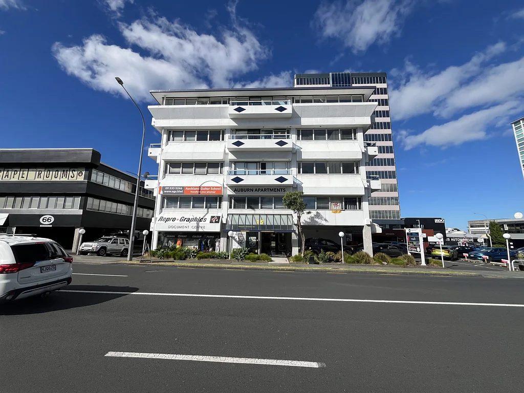 Takapuna Takapuna first floor corner office