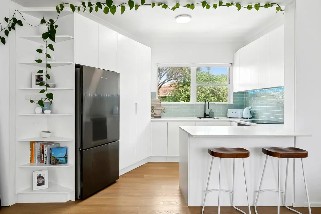 Cronulla 2कमरा FULLY RENOVATED TOP-FLOOR, NORTH-FACING APARTMENT