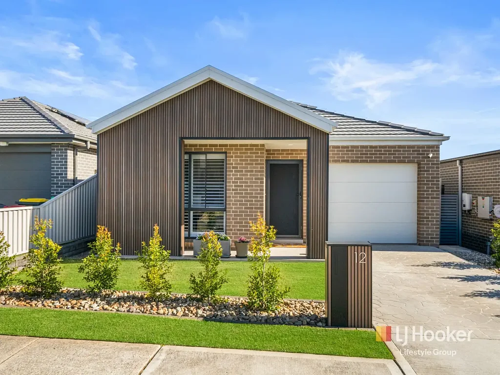 Gregory Hills 4બેડરૂમ Immaculately Presented Family Home with Full Solar Power