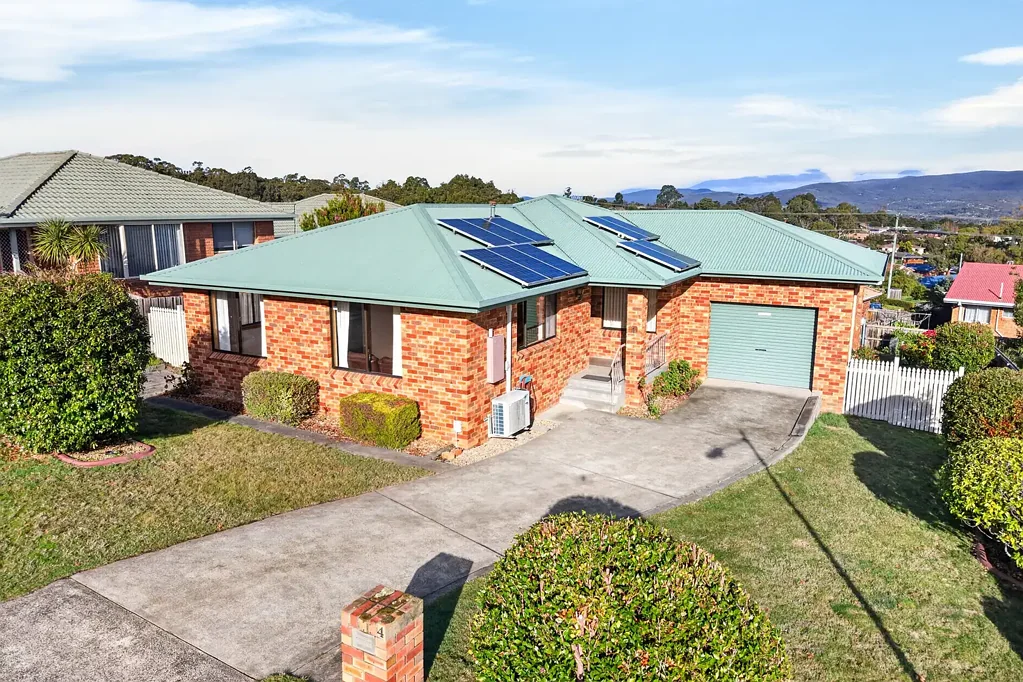 Kingston 3Moenga Low-Maintenance Living in a Convenient Kingston Location