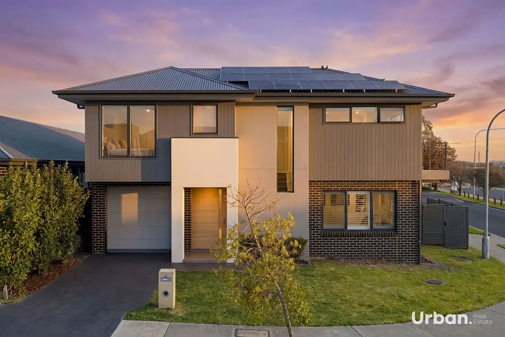 Gregory Hills 3침실 Modern Family Living Meets Prime Location