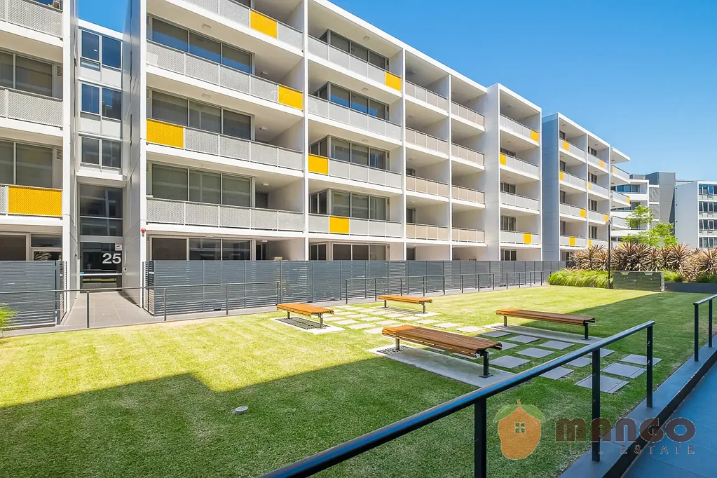 Ryde 1Moenga Sunny  and Spacious 1-Bedroom Apartment with Study in a Luxurious Resort-Style Modern Building on Level 4