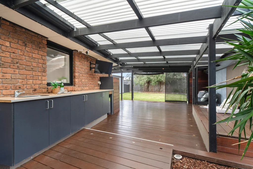 8 Erwin Drive, Seaford, VIC 3198
