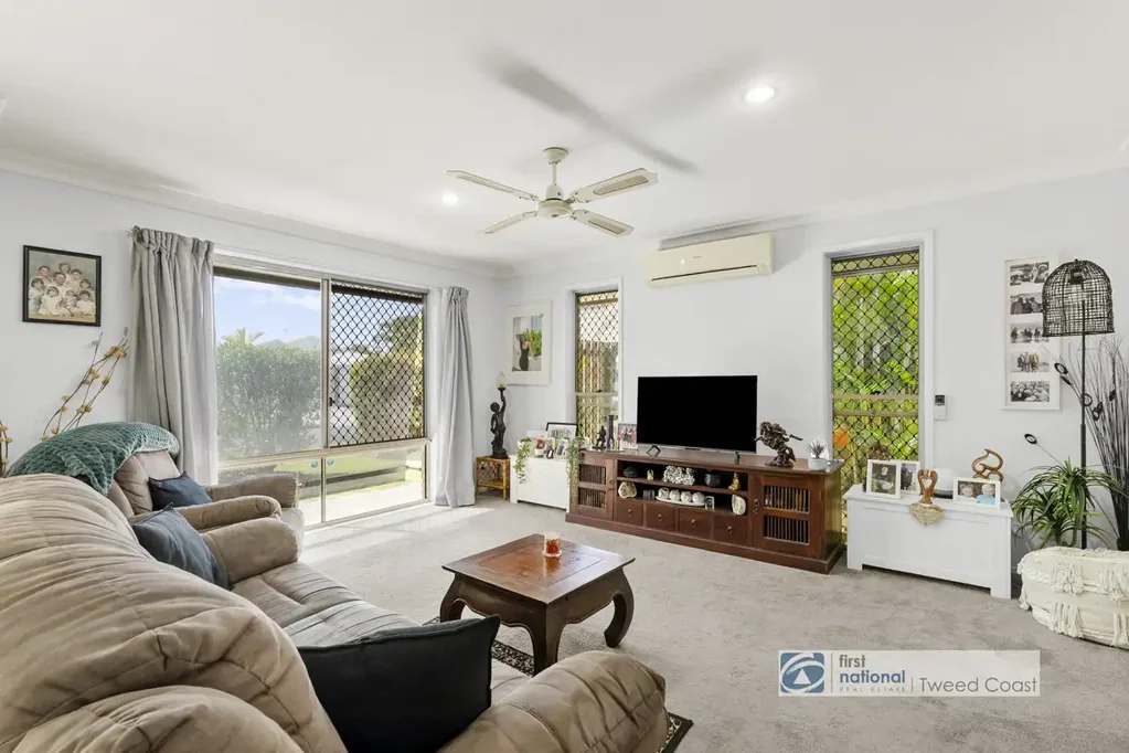 Tweed Heads South 3ਬੈੱਡਰੂਮ Immaculate Home with Poolside Living & Dual Car Accommodation