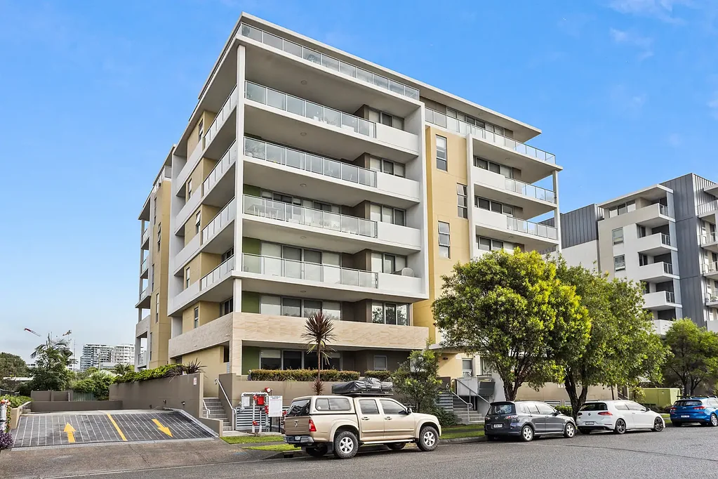 Wollongong 2Kwarto Coastal Living with CBD Convenience