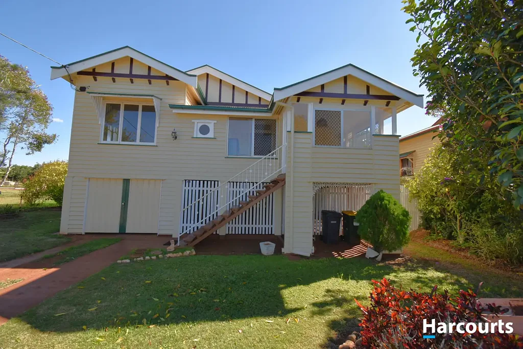Childers 3غرفة نوم Classic Home, Loads of Potential - Bring Your Vision!