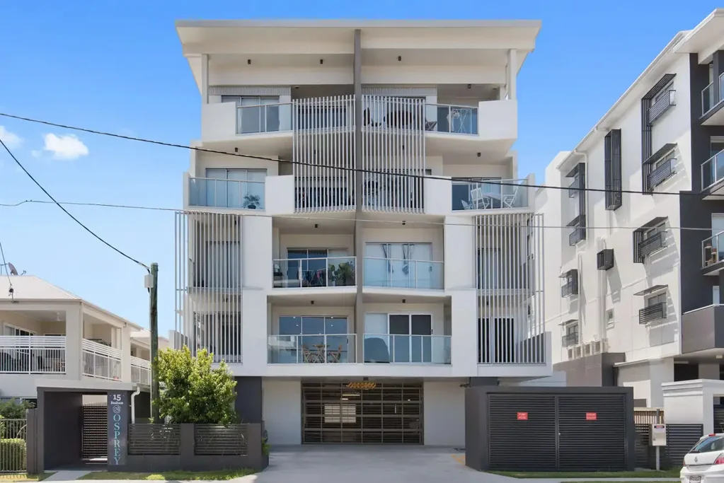 Wynnum 2 Bedroom CONTEMPORARY COASTAL APARTMENT IN THE HEART OF WYNNUM