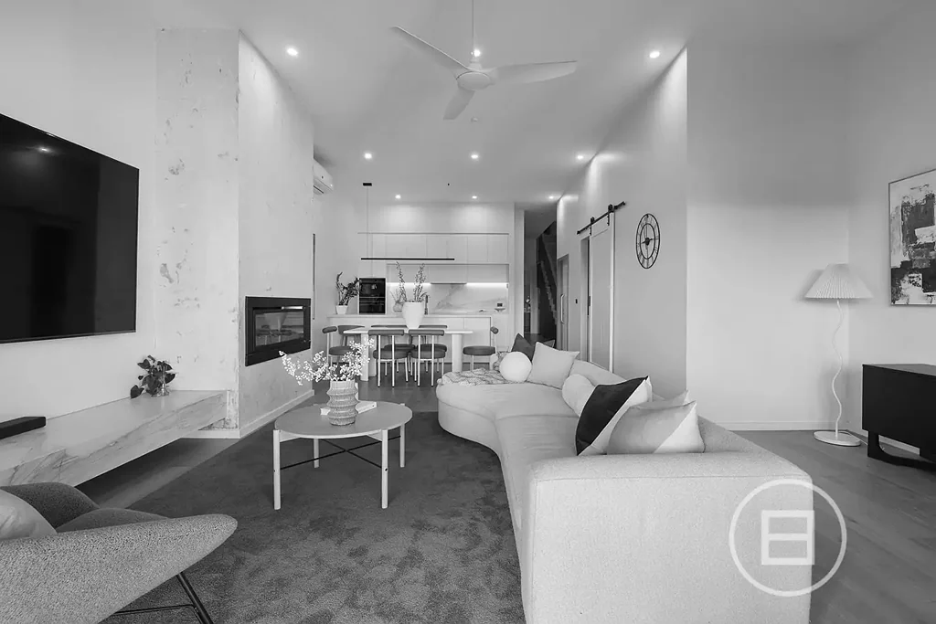 Niddrie 4Phòng ngủ Expressions of Interest closing Tuesday 4th August at 1pm (unless sold prior)