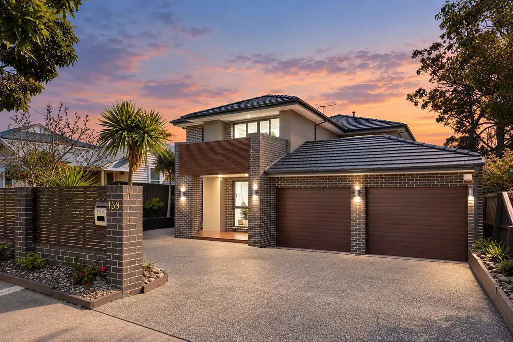 Nunawading 5Habitaciones Architectural Presence, Family-Scale Living - Moments to Blackburn Square