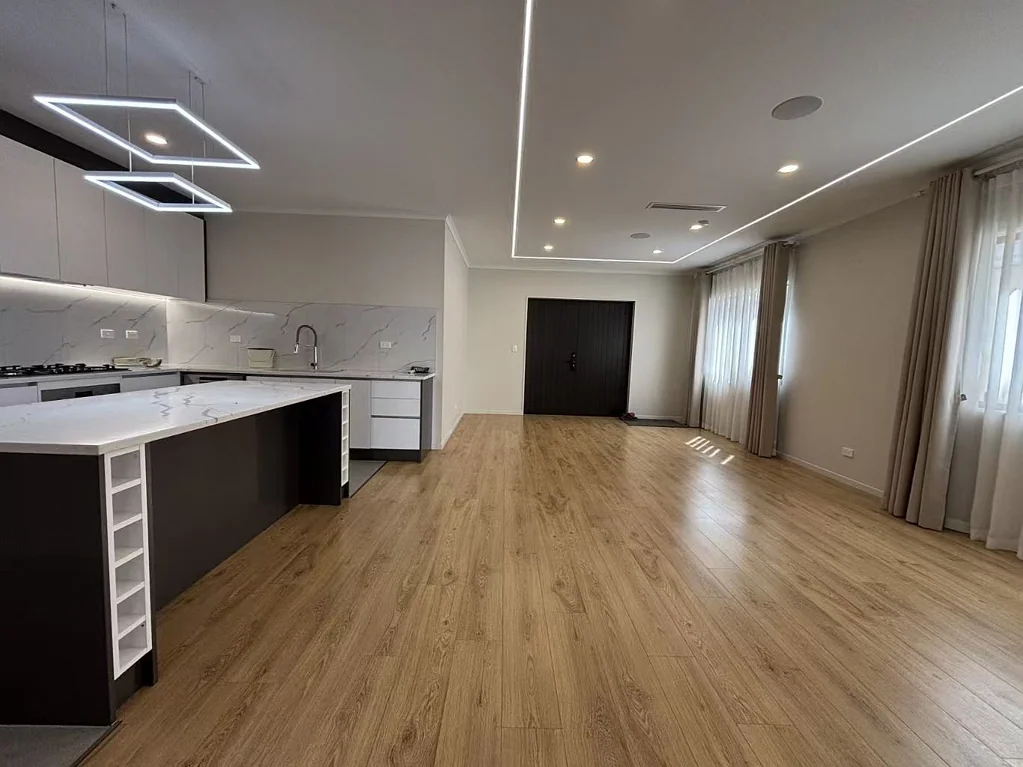 Flat Bush, 7 bedrooms, 5 bathrooms