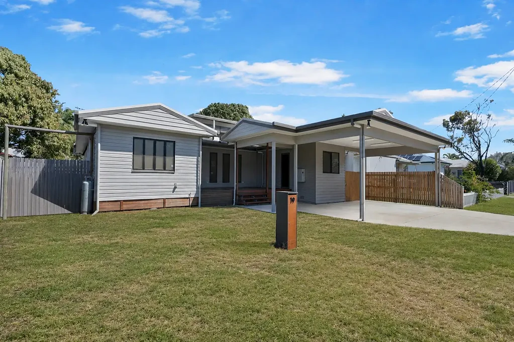 West Mackay 5 Slaapkamer Spacious Family Living with Timeless Charm