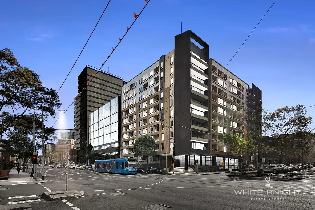 Carlton 2房 市中心生活典范 宽敞两卧两卫 美观开放式布局 安全停车位 城市景观屋顶 BBQ娱乐空间 步行商圈名校 Amazing Return on Investment for Affordable Inner City Living at its best!