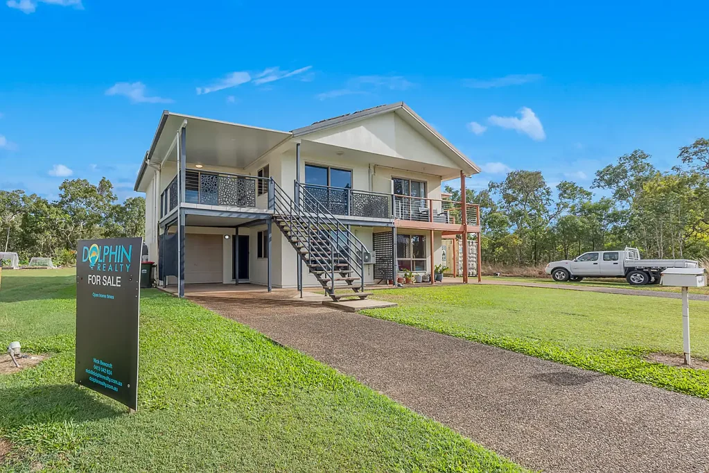 Laguna Quays 3 Bedroom Back on the Market Contract Crashed.
