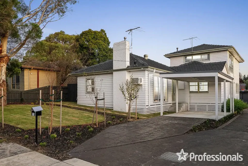 WARMTH, COMFORT AND LOW-MAINTENANCE APPEAL