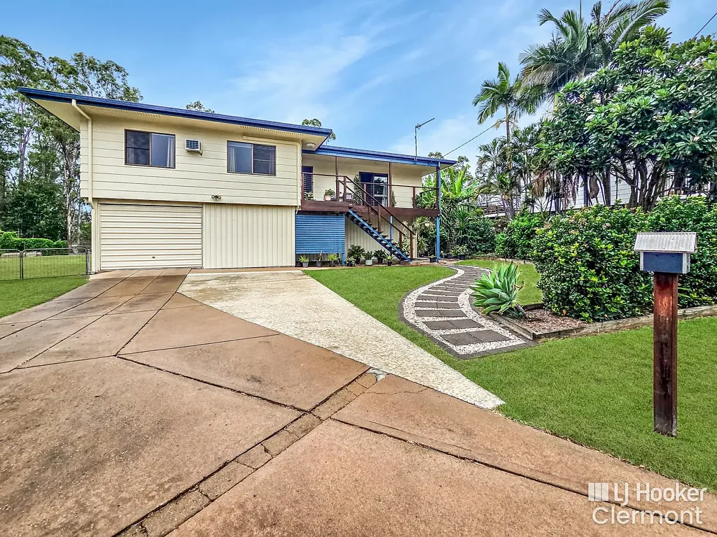 Clermont 5房  Quiet Cul-De-Sac Living with Your Own Poolside Oasis