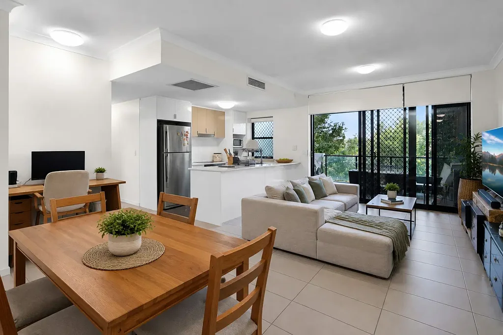 Lutwyche 2房  Inner-City Convenience With Everything Close At Hand. First Open Home: Saturday 22nd August, 3:00 - 3:30 pm