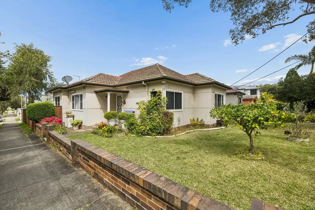 Belmore 3Kwarto Family Living in a Prime Belmore Setting