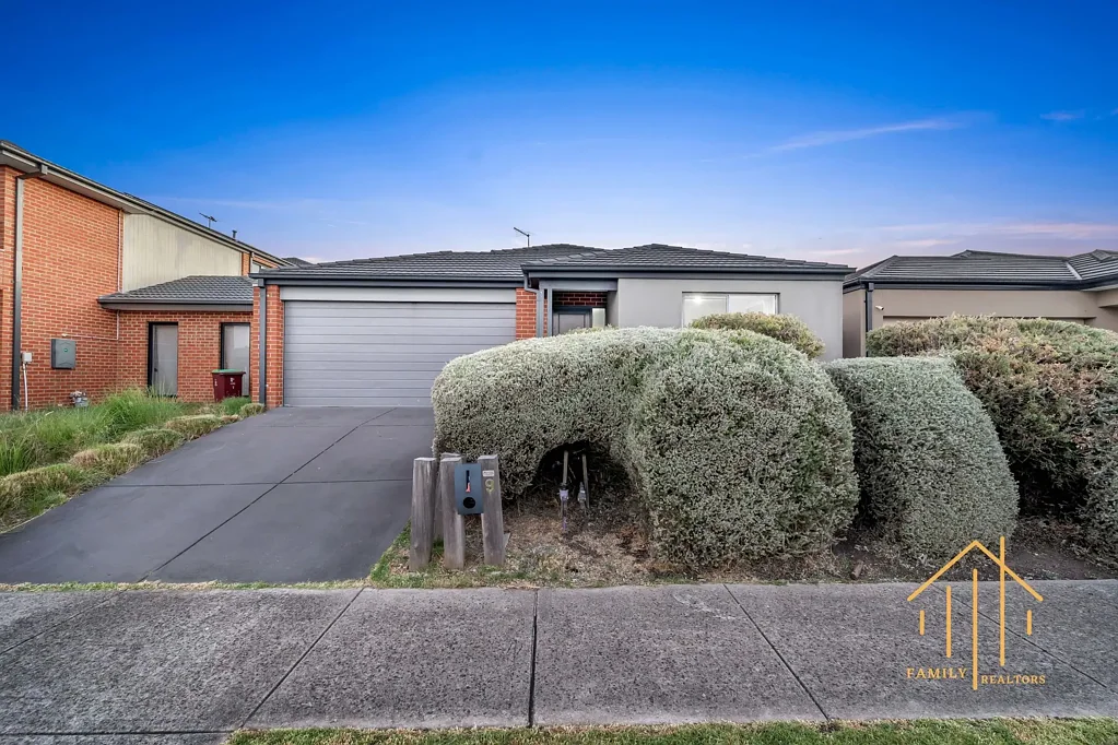 9 Hibernia Place, Cranbourne East, VIC 3977