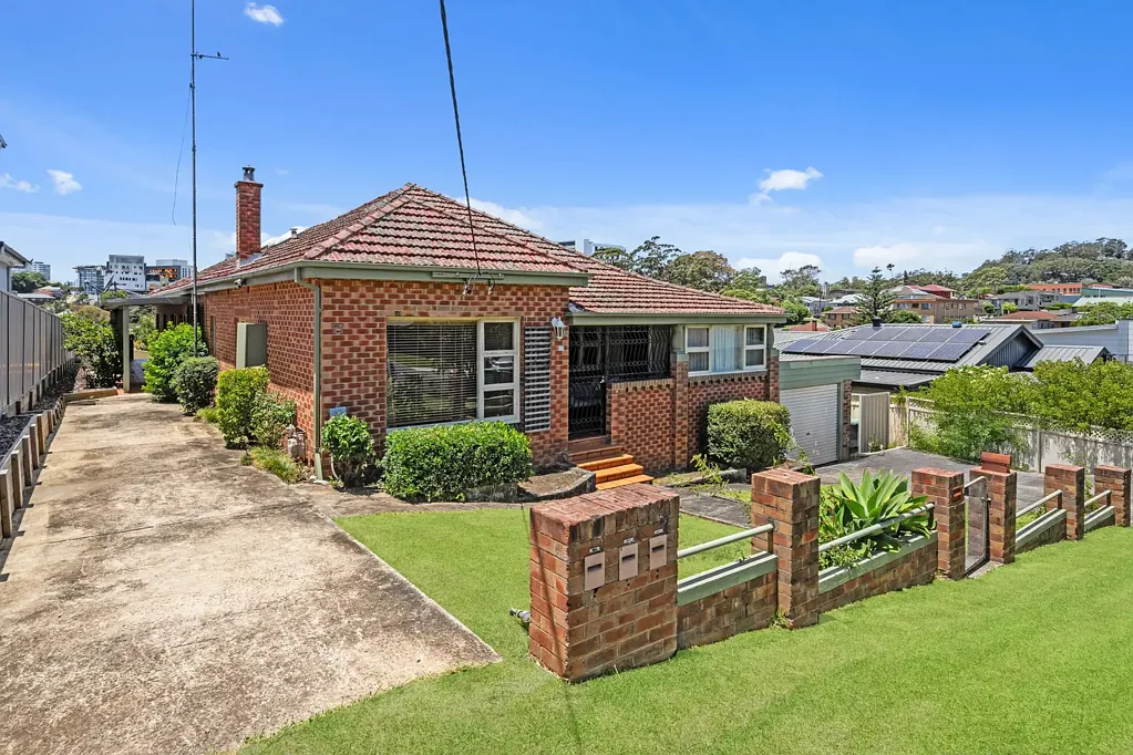 West Wollongong 5房 城市边缘投资宝地 923㎡平地单元组合 多样租金流 高潜力开发 Prime Investment Opportunity | 4 Units on 1 title