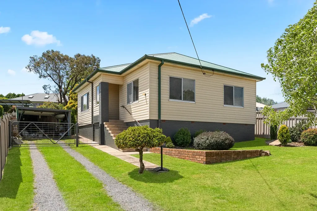 18 Oram Street, Crookwell, NSW 2583