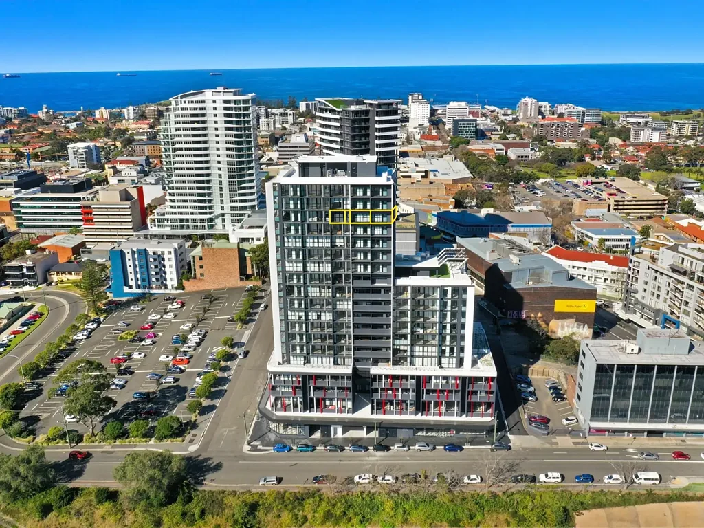 Wollongong 2房 中心地带俯瞰 海景城市景观 东南朝向 SMEG电器 现代开放式 娱乐阳台 步行生活 中心空调 安全车位 Enjoy Luxurious Living in the Skye