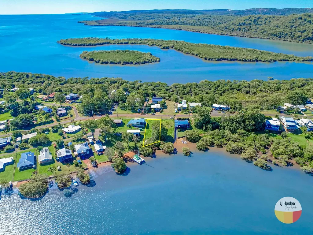 Russell Island 1,060m²高地水岸 地块 直接水路通道 壮丽Canaipa景观 邻近Yacht Club 随时建造 稀有水岸机会 Prime Elevated Waterfront Block – 1,060m2 with Direct Water Access