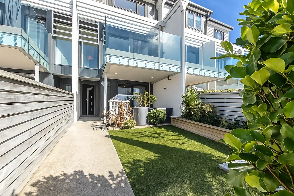 Hobsonville 3कमरा Room for You - and for Extended Family!