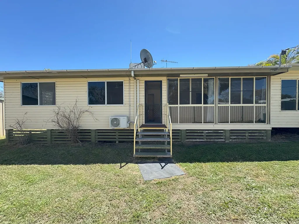 59 Davey St, Moura, QLD 4718
