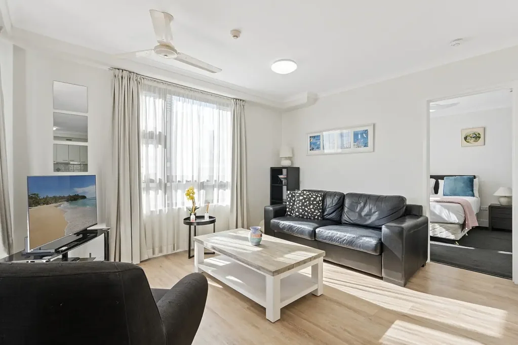 Broadbeach 1ห้องนอน Super Value Beachside Apartment, Central Broadbeach