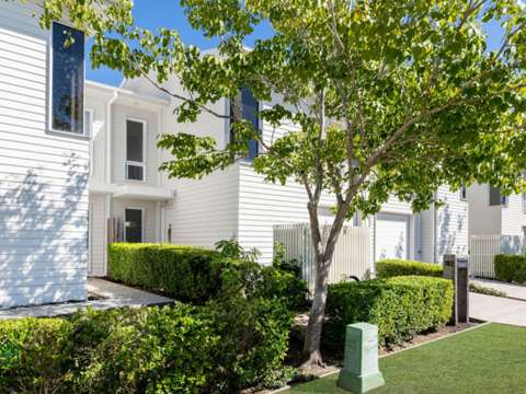 Pimpama 3 Bedroom Stylish Family Living in Arbour Residences – Comfort, Space & Convenience!