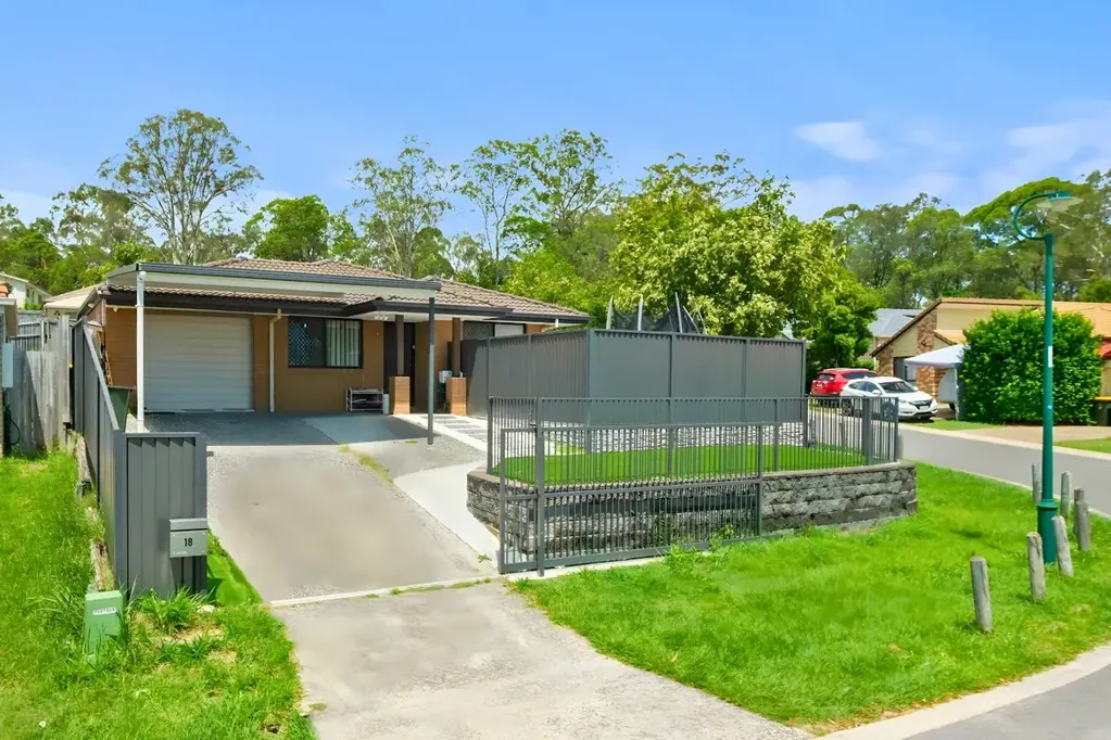 18 Flower Place, Richlands, QLD 4077
