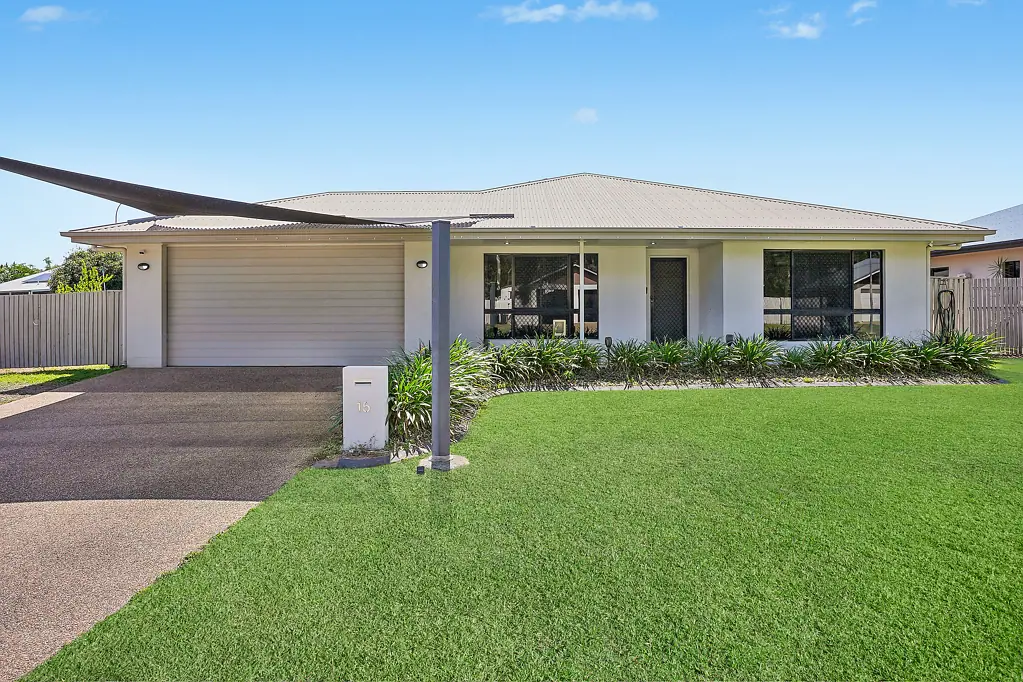 15 Bluff Street, Bushland Beach, QLD 4818