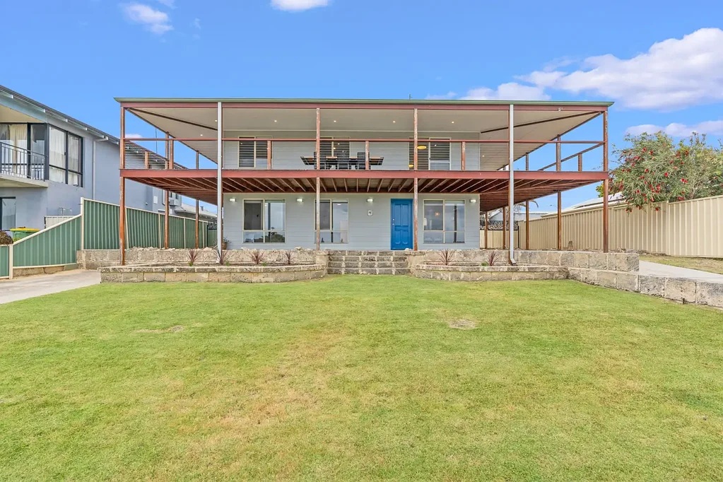 Seabird 5房  Elevated Beachside Living — Perfect for Weekends or Every Day!!