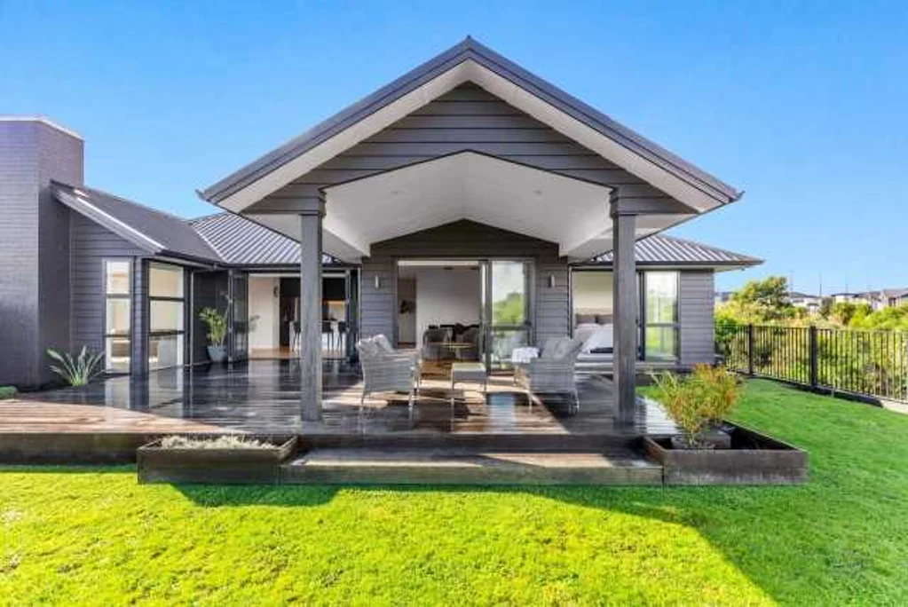 Karaka 4房  Premium Karaka Living – Quality Stonewood Build
