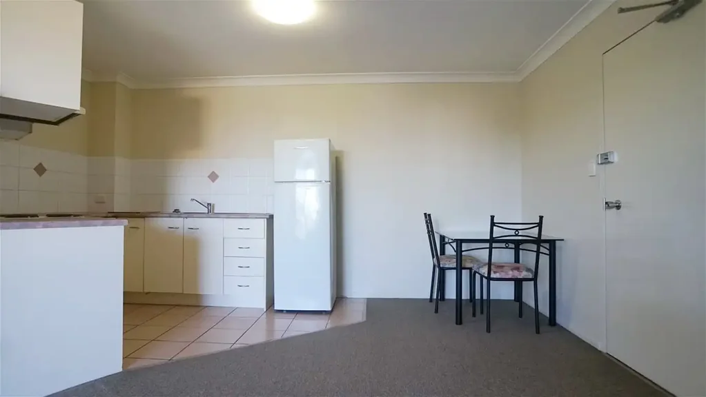 FURNISHED ONE BEDROOM UNIT with Carspace