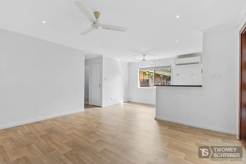 Comfortable Family Living in a Quiet Cul-de-Sac