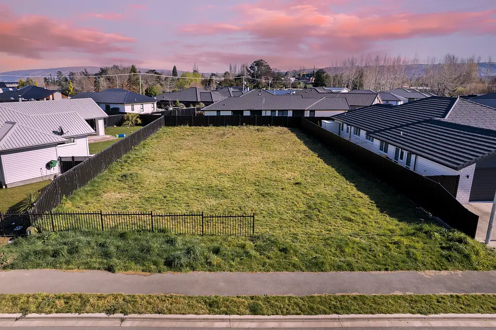 East Taieri Fully Fenced, Titled & Ready to Build!