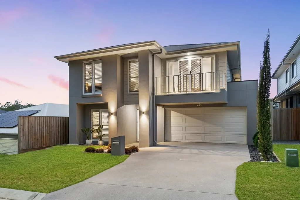 Pallara 5房 Pallara新双拼别墅 五卧主套 燃气灶中岛 6区空调 太阳能 双车库 EFFORTLESS CONTEMPORARY LUXURY IN A SERENE LOCATION