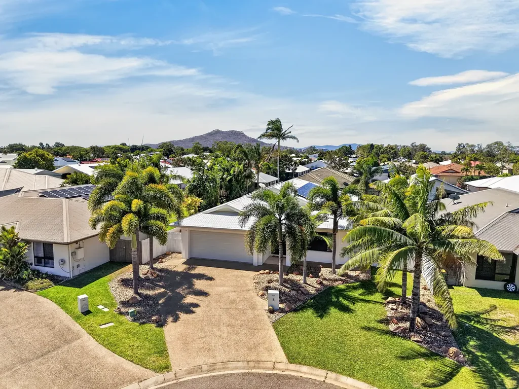 Idalia 4ਬੈੱਡਰੂਮ Solar, Side Access, Inground Pool, Stunningly Loved - Quiet Cul-de-sac !