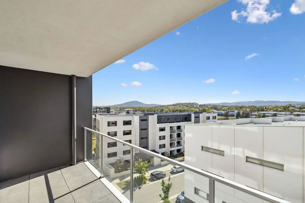 Greenway 1房  Perfect Start or Smart Investment with Scenic Views