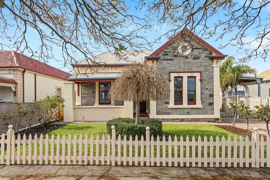 Queenstown 3房  Timeless Victorian Appeal with Modern Upgrades on Generous 929m² Allotment