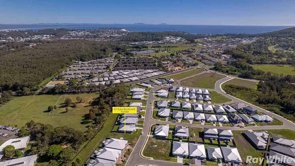 42 Iluka Boulevard, Forster, NSW 2428